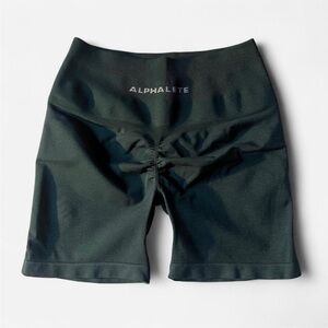Alphalete Women’s Amplify Short 4.5” in Midnight
